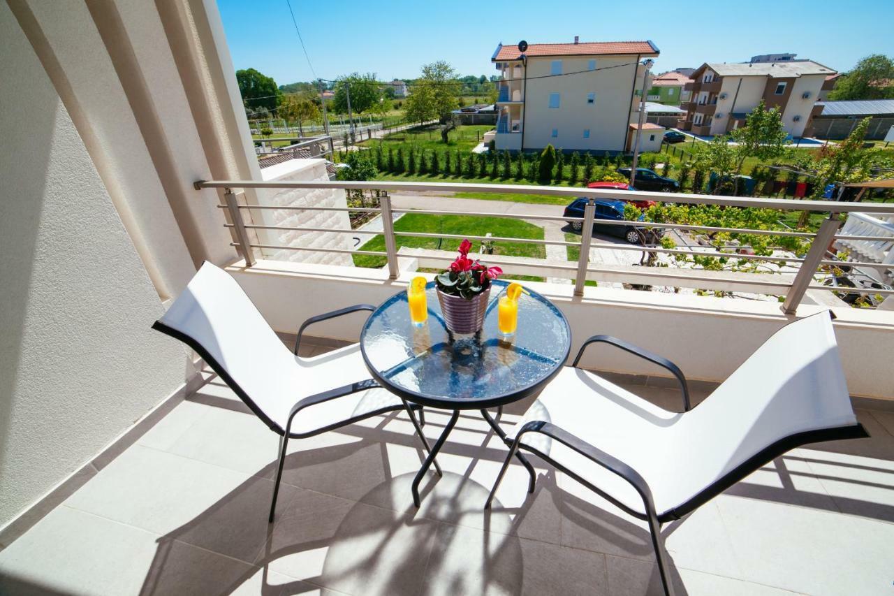 Adriatica Sea & Sun Acomodação com café da manhã Ulcinj Exterior foto